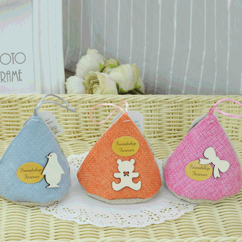 Iridescent linen anti-insect sachet