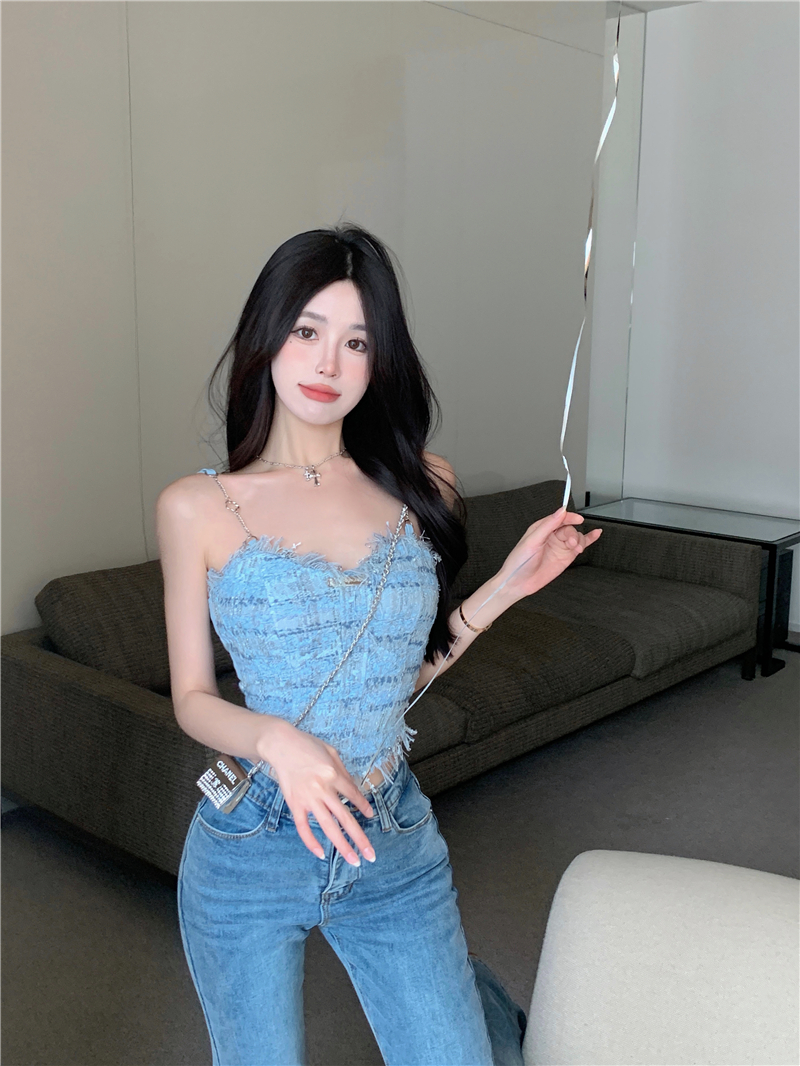 The blue fringed halter top is a sweet and spicy summer outfit for women. It has a pure and chic design and is paired with a short top inside pic 5