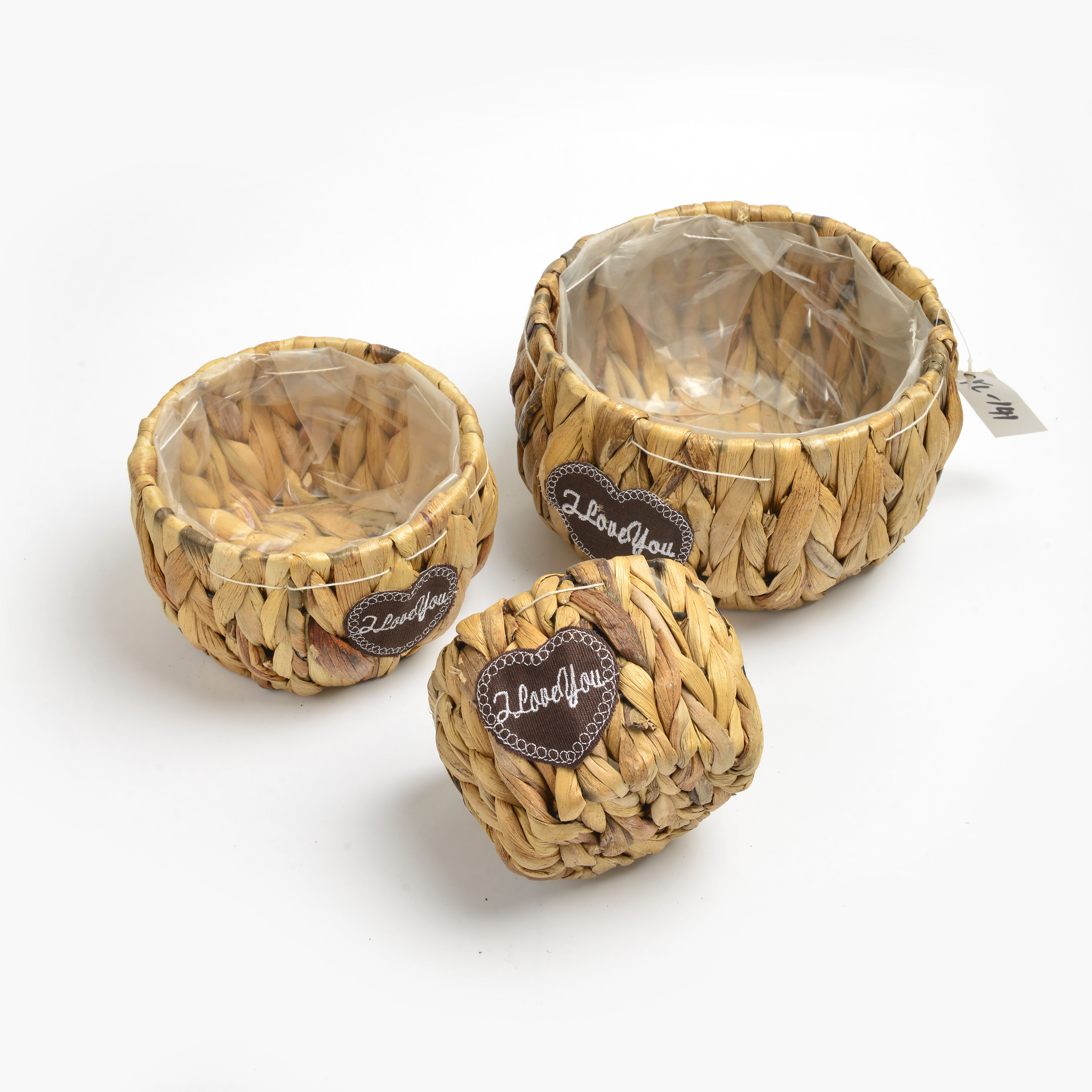 A new online hit in 2022 is a circular woven flowerpot basket with a letter icon thumbnail
