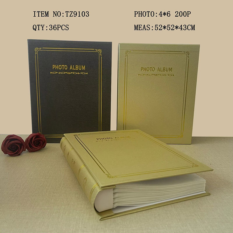 High-end faux leather gold-embossed photo album, 6-inch large, 200 photo albums, family photo album, photo book with insert pages, baby record Application Scenario