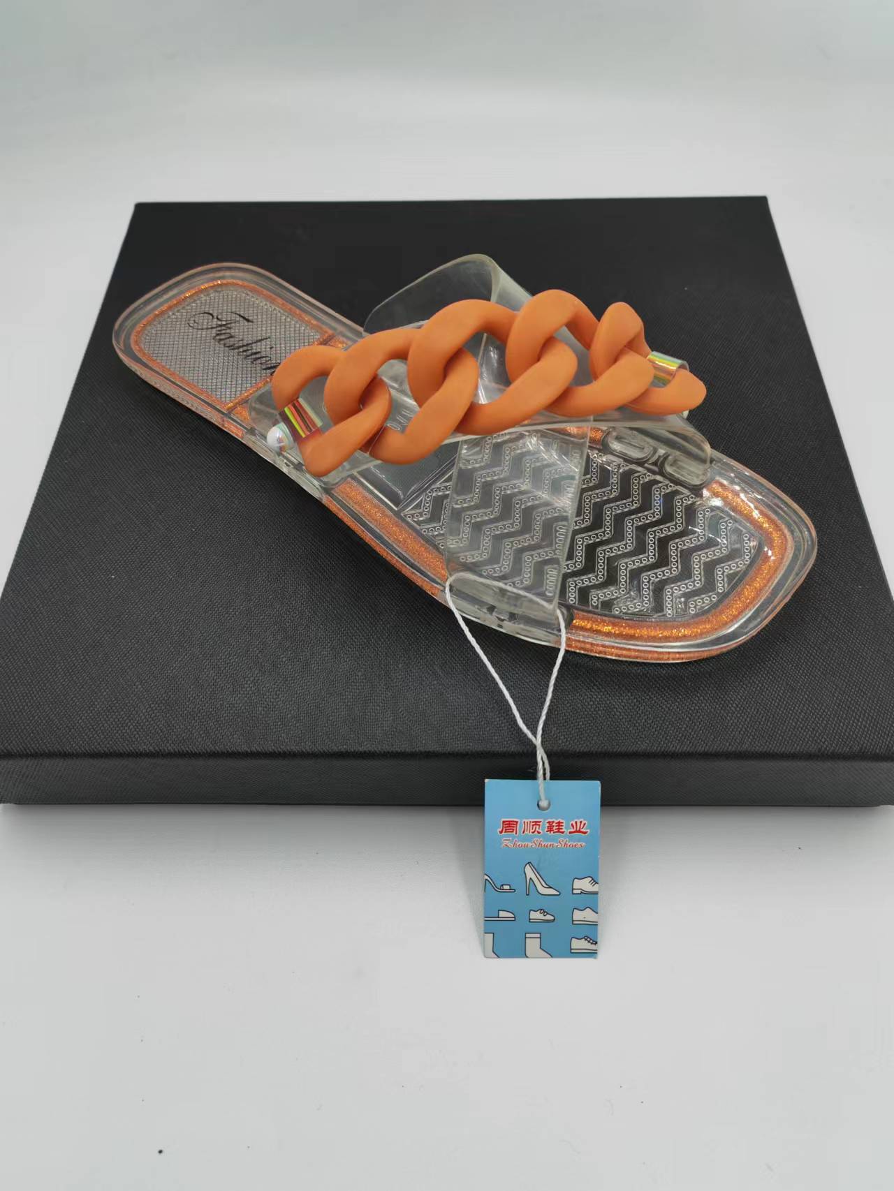 水晶透明拖鞋夏季女生时尚外穿平底交叉一字水晶拖鞋少女心公主水晶沙滩锁链浴室洗澡防滑凉拖鞋详情6