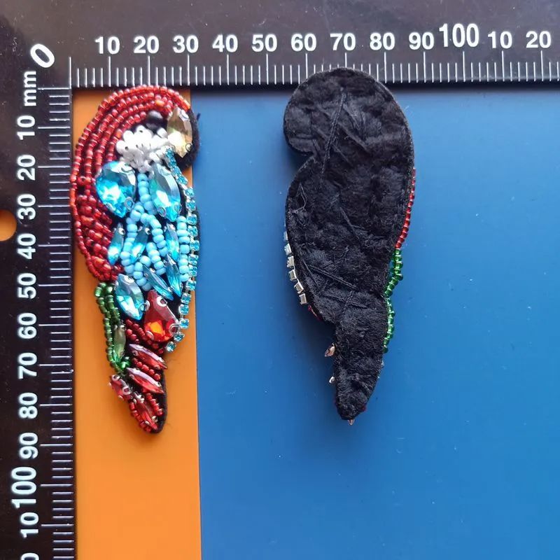 Wholesale of new colored diamond sequin woodpecker hand-stitched beaded fabric patchwork clothing accessories Specification image