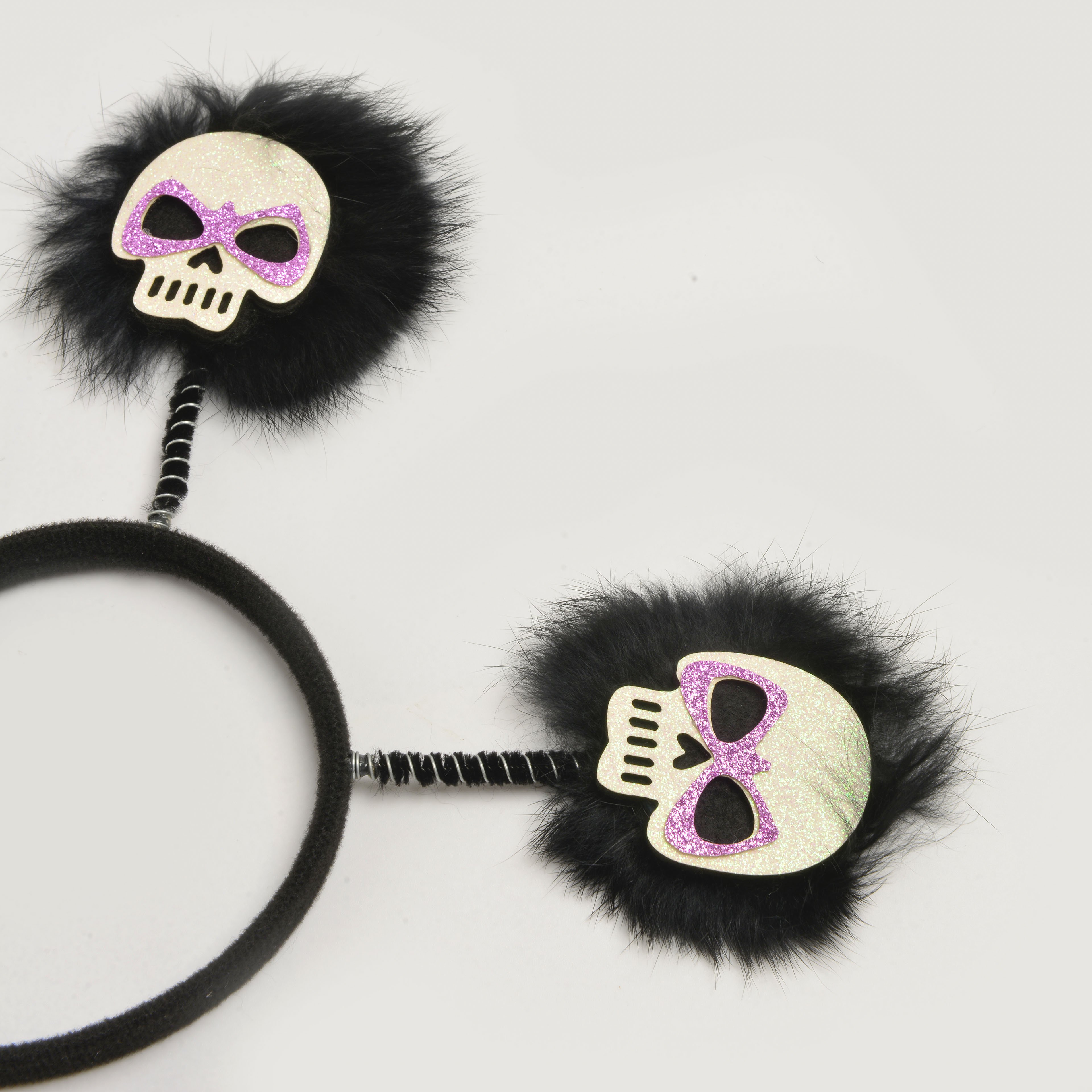 New creative black spring skull shape cute children's decorative headband holiday Halloween party hair accessories wholesale Application Scenario