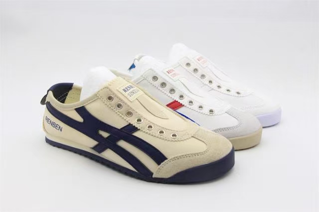 This 2022 summer new light soft sole boys casual shoes 100 match breathable sneakers lovers running shoes 18050 full figure