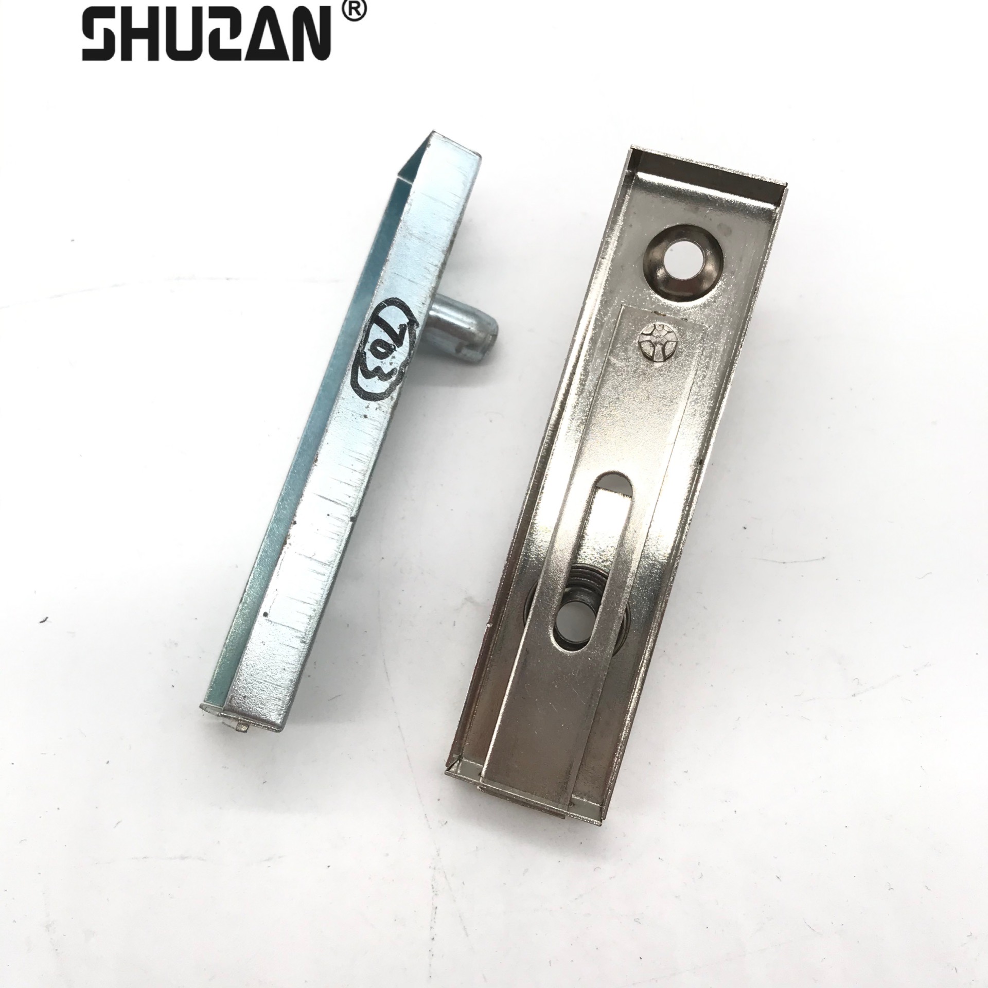 Factory direct furniture hardware accessories Industrial equipment Mechanical cabinet door open installation latch electrical box cabinet latch Application Scenario