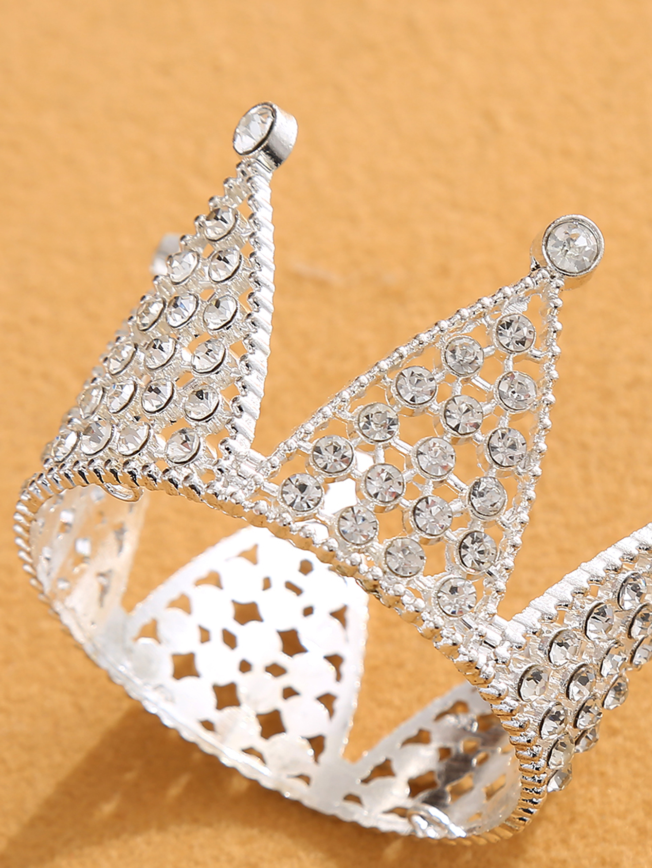 Cake Decoration Accessories Cross-Border Trinkets Princess Tiara Birthday Tiara Children's Gifts Bride Tiara Wedding Hair Accessories Party Accessories Birthday Cake Accessories Alloy Headwear Performance Accessories Flower Accessories Item Picture