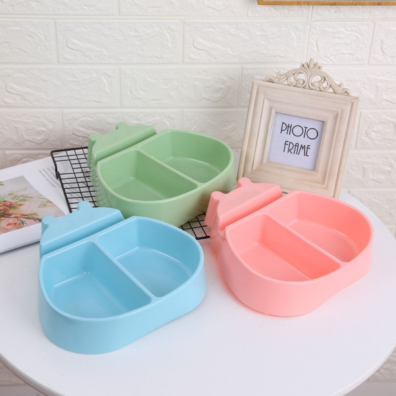 Melon seed box phone holder