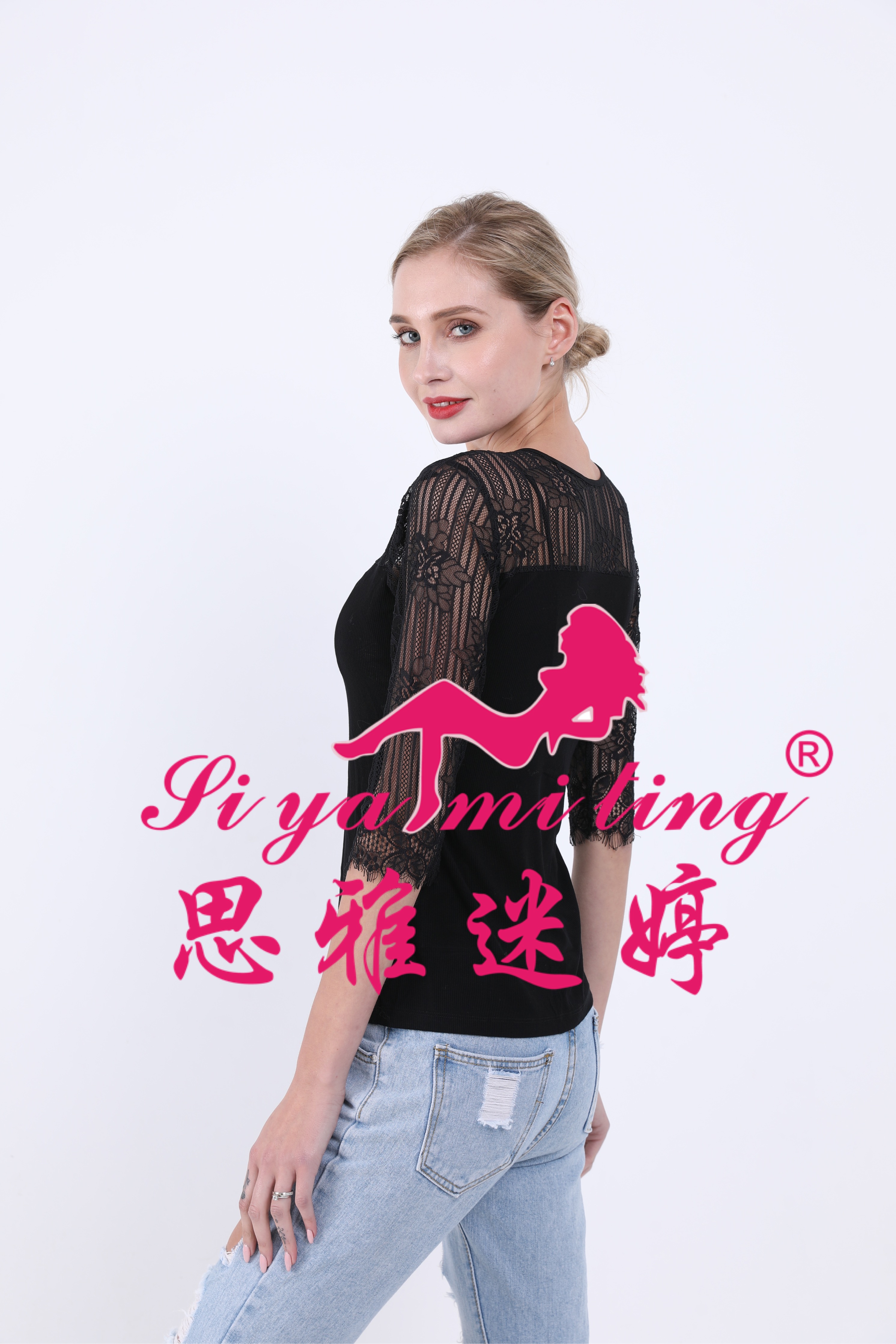 A new autumn and winter style low-neck lace base layer shirt for women, paired with a five-quarter sleeve T-shirt and a long transparent cutout top Application Scenario