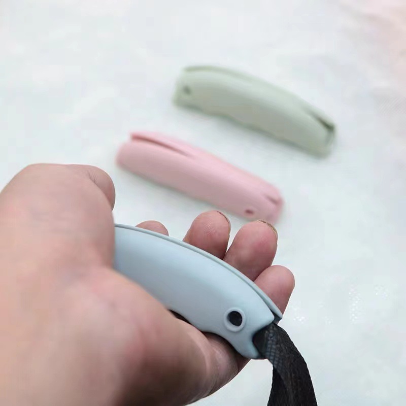 Plastic bag handle