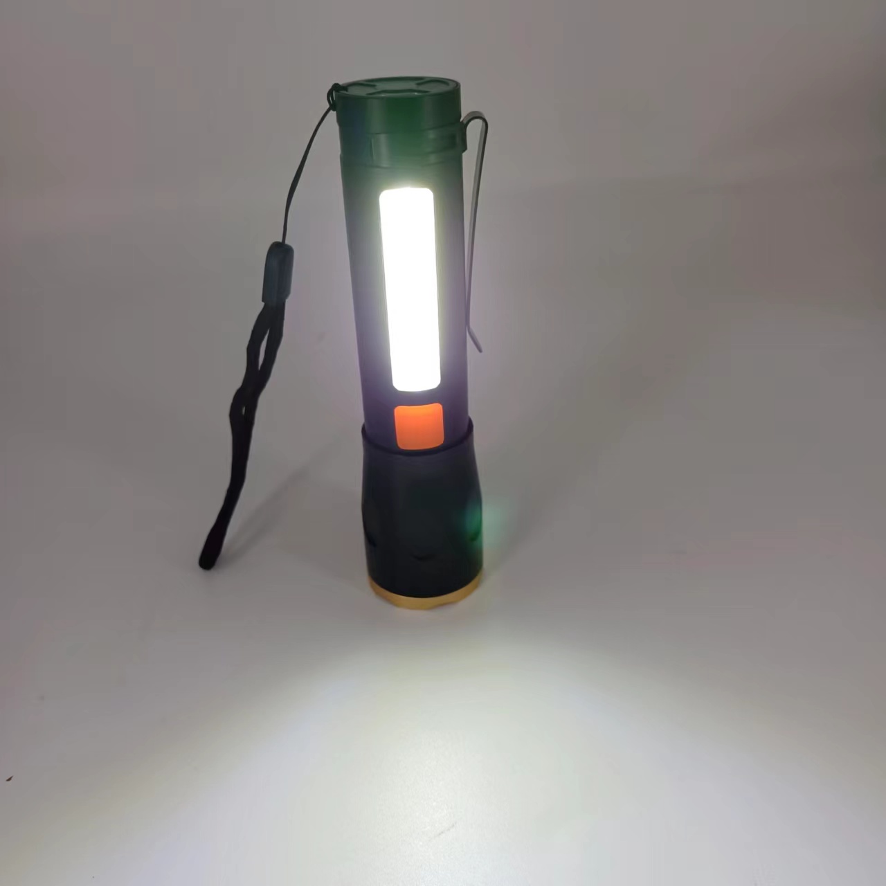 p503 Flashlight charging via USB-C cable