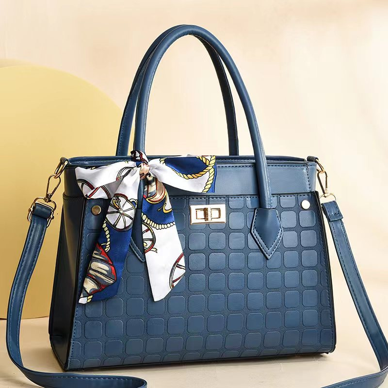 2022 autumn winter new handbag trend women's bag manufacturers wholesale a single shoulder bag 16096 Item Picture