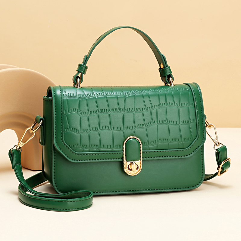 2022 autumn winter new handbag trend women's bag manufacturers wholesale a single shoulder bag 16094 Item Picture