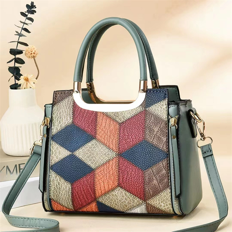 2022 autumn winter new handbag trend women's bag manufacturers wholesale a single shoulder bag 16089 Application Scenario