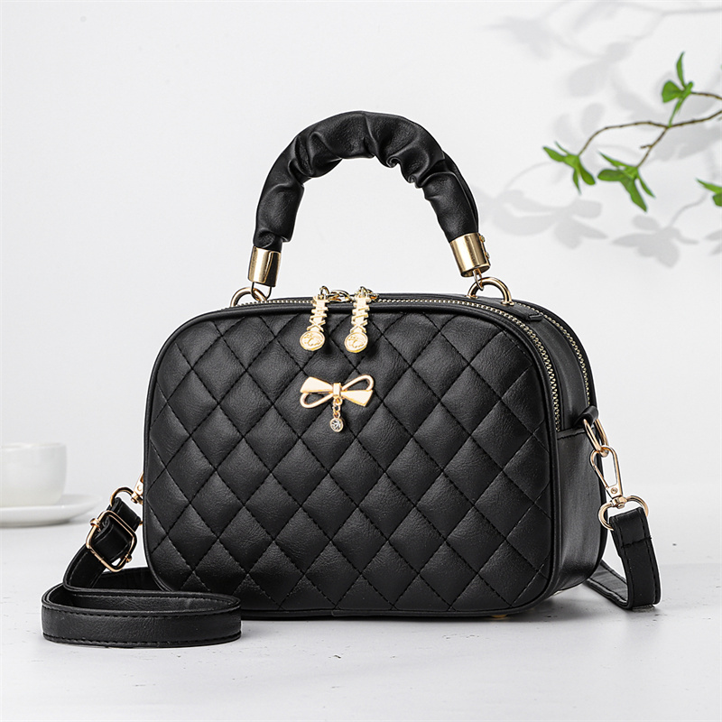 2022 autumn winter new handbag trend women's bag manufacturers wholesale a single shoulder bag 16093 details Picture
