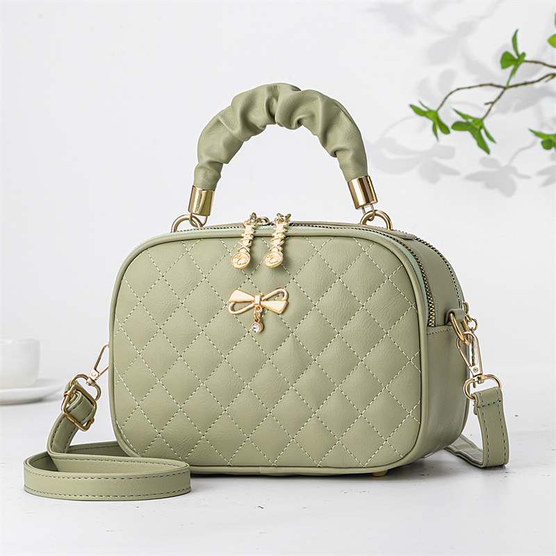 2022 autumn winter new handbag trend women's bag manufacturers wholesale a single shoulder bag 16093 Item Picture