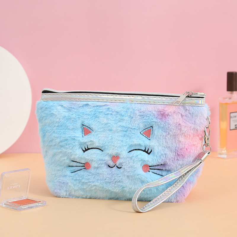Cute cartoon cat plush makeup bag, portable for going out, pvc washing and storage bag manufacturer wholesale Application Scenario