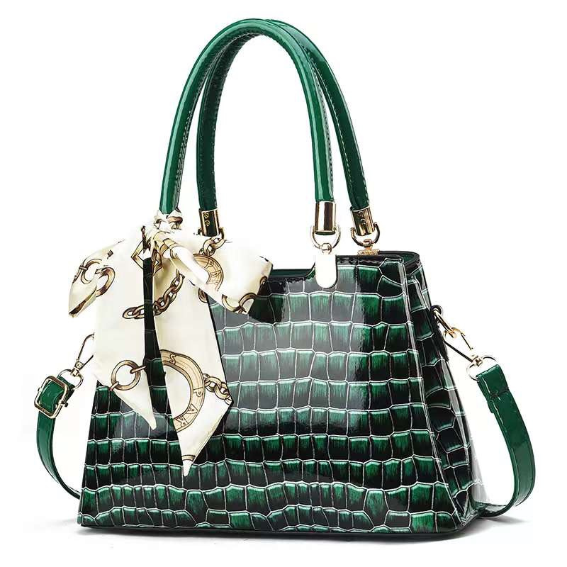 2022 autumn winter new handbag trend women's bag manufacturers wholesale a single shoulder bag 16098 Item Picture
