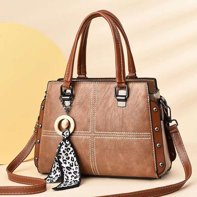 2022 autumn winter new handbag trend women's bag manufacturers wholesale a single shoulder bag 16090 Specification drawing