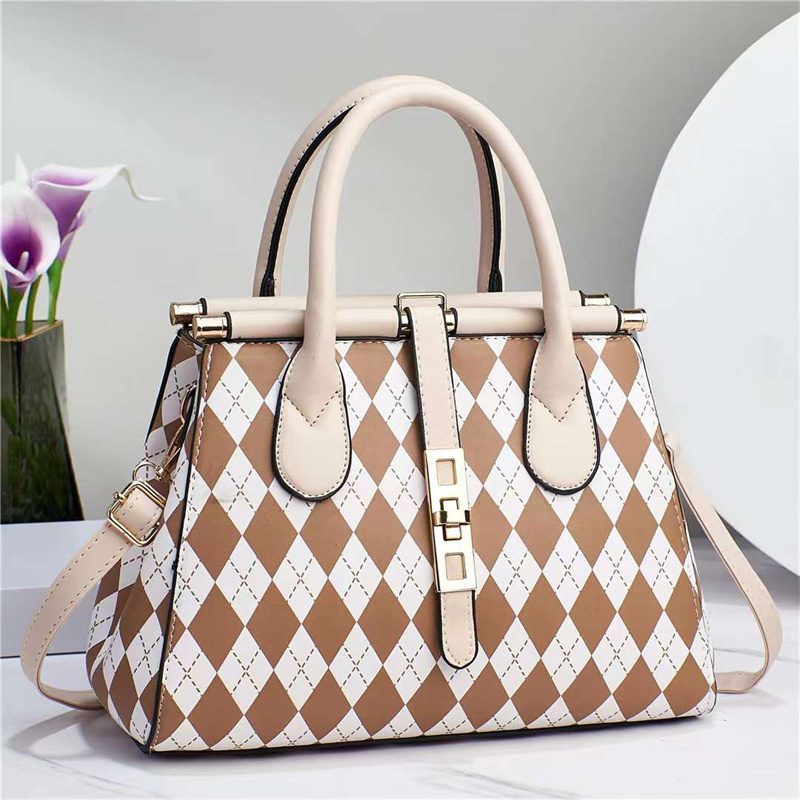 2022 autumn winter new handbag trend women's bag manufacturers wholesale a single shoulder bag 16097 Specification drawing