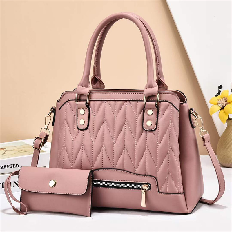 2022 autumn winter new handbag trend women's bag manufacturers wholesale a single shoulder bag 16100 details Picture