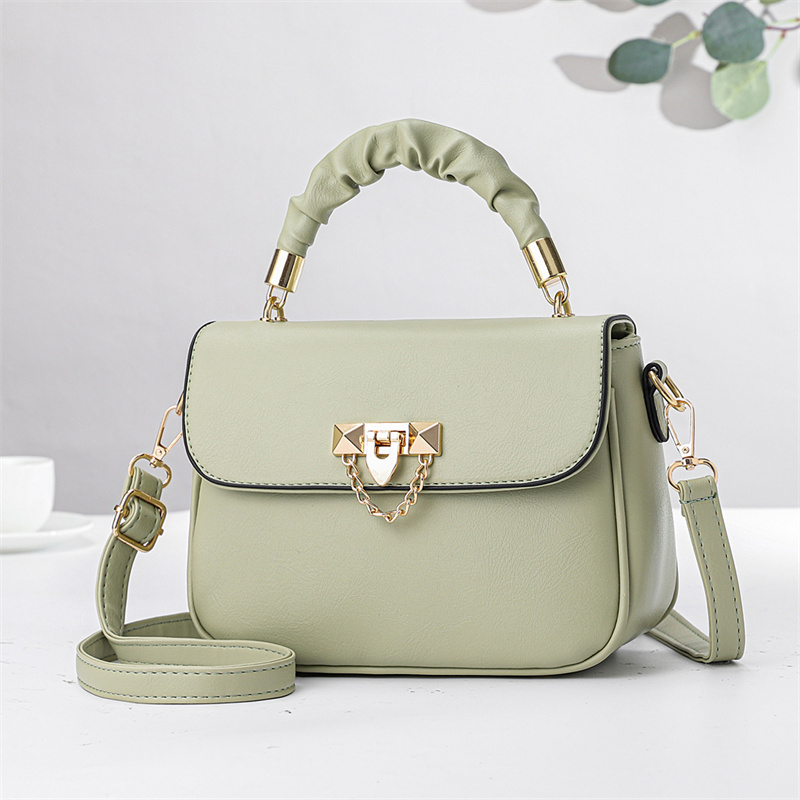 2022 autumn winter new handbag trend women's bag manufacturers wholesale a single shoulder bag 16092 Item Picture