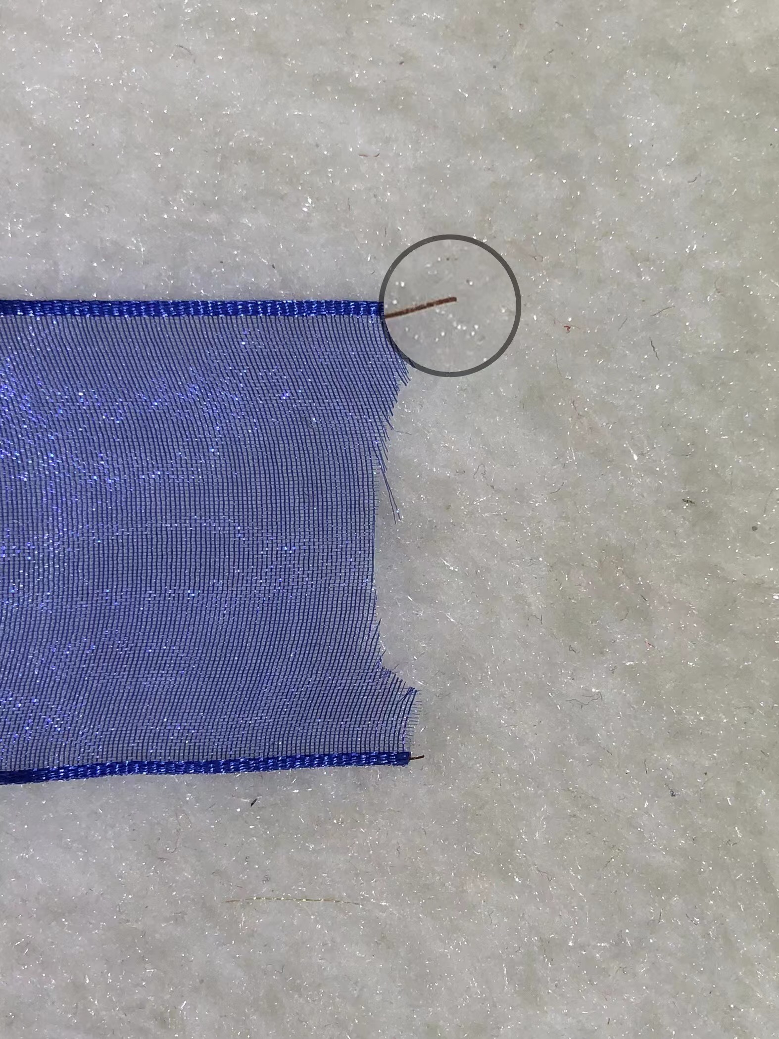 Item No. : 2151 Christmas Gift Packaging Decoration DIY Sapphire Blue Mesh Double-sided Iron Wire Webbing 3.8cm Application Scenario