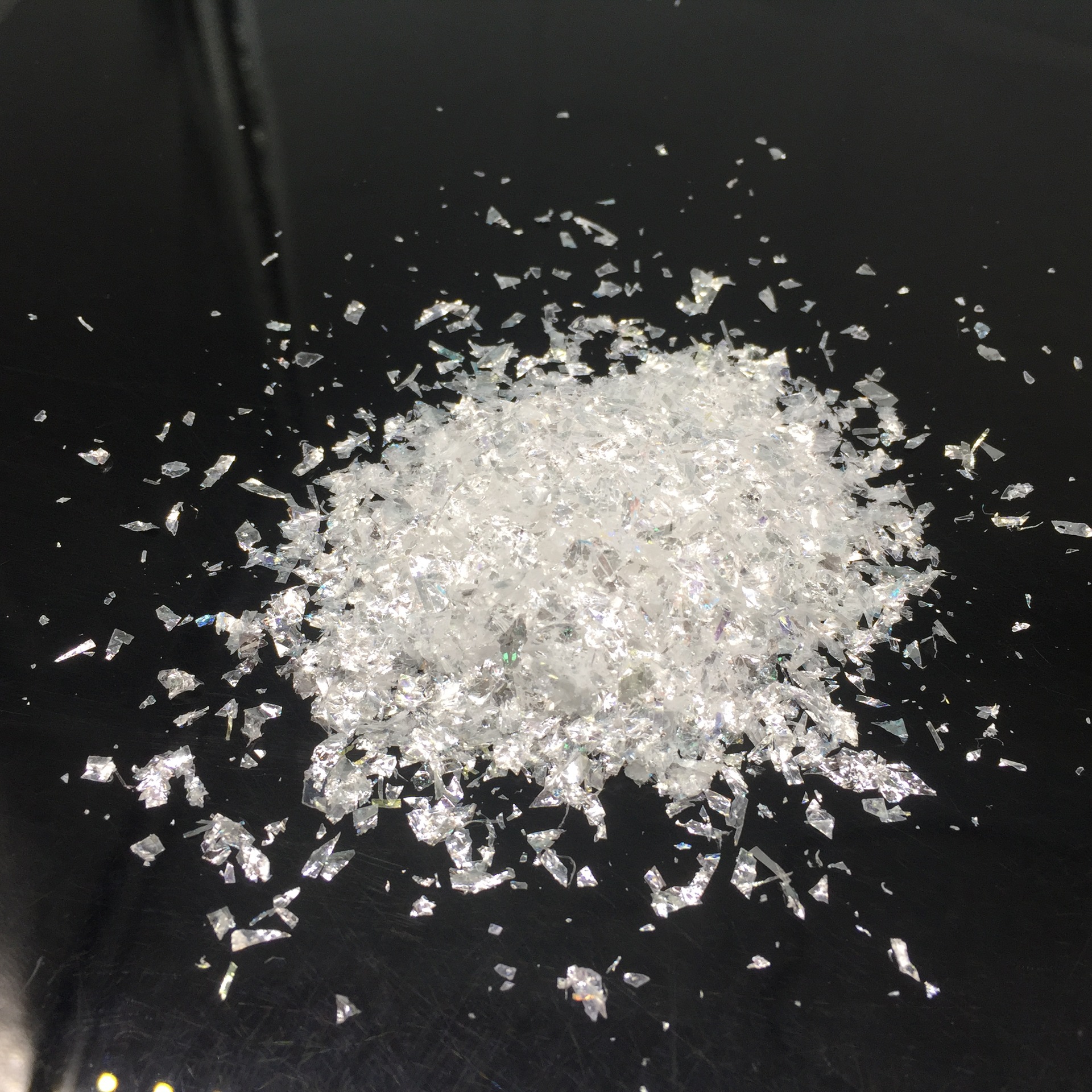 PET高闪银不规则玫红银色碎片金葱粉 充气沙滩球橡胶弹力球填充物