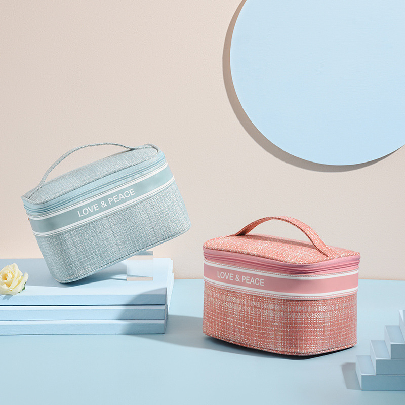 The new Xiaoxiangfeng series cosmetic bag is a large-capacity, multi-functional cosmetic storage bag for women and a portable handbag details Picture