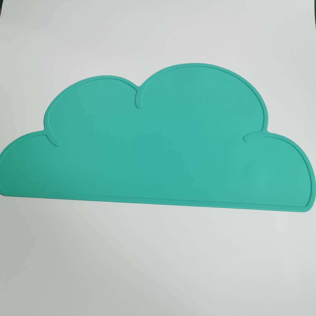 Overflow and non-slip table mat for children full figure