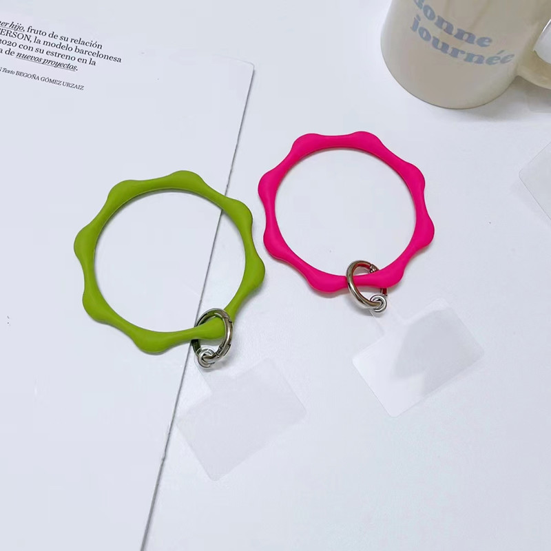 新款手机硅胶手环手机挂件可拆卸透明垫片防丢手腕挂绳钥匙扣圈通用款详情2