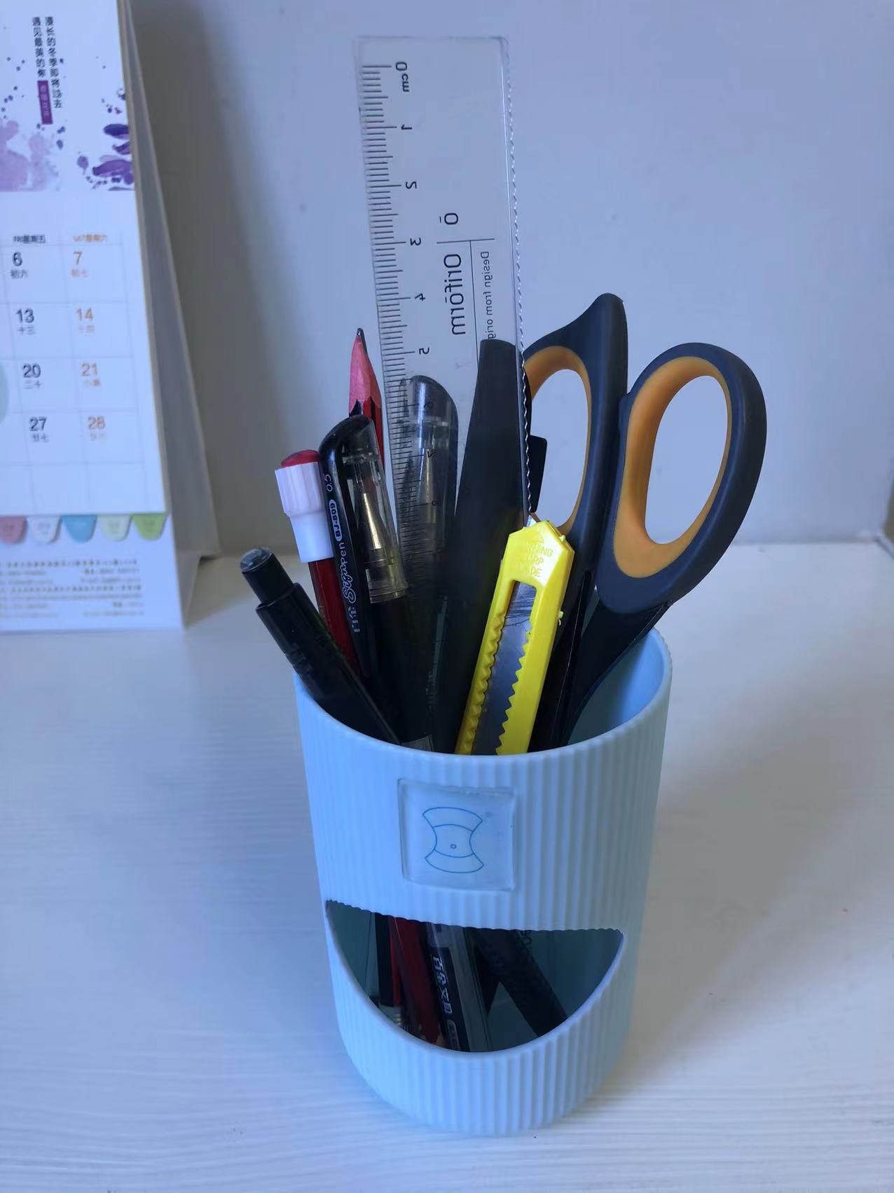 Small pen holder storage box pic 1