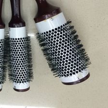 跨境陶瓷梳猪鬃毛铝管圆筒卷发滚梳带尾针挑发造型美发梳111