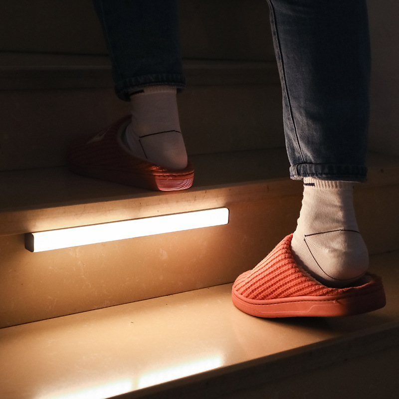 Intelligent LED body sensing light
