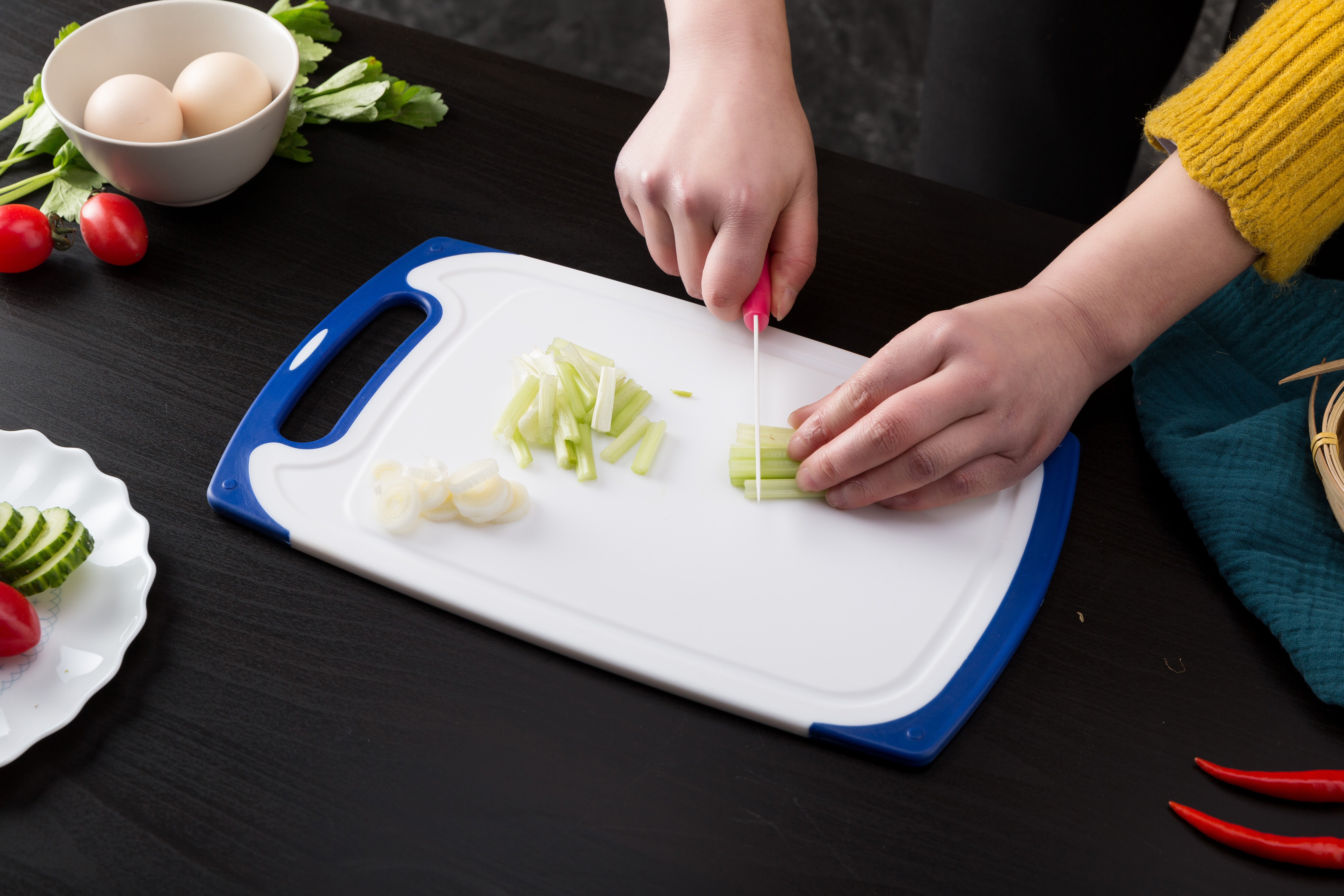 防滑塑料菜板 厨房家用切菜板 水果案板 塑料砧板详情1