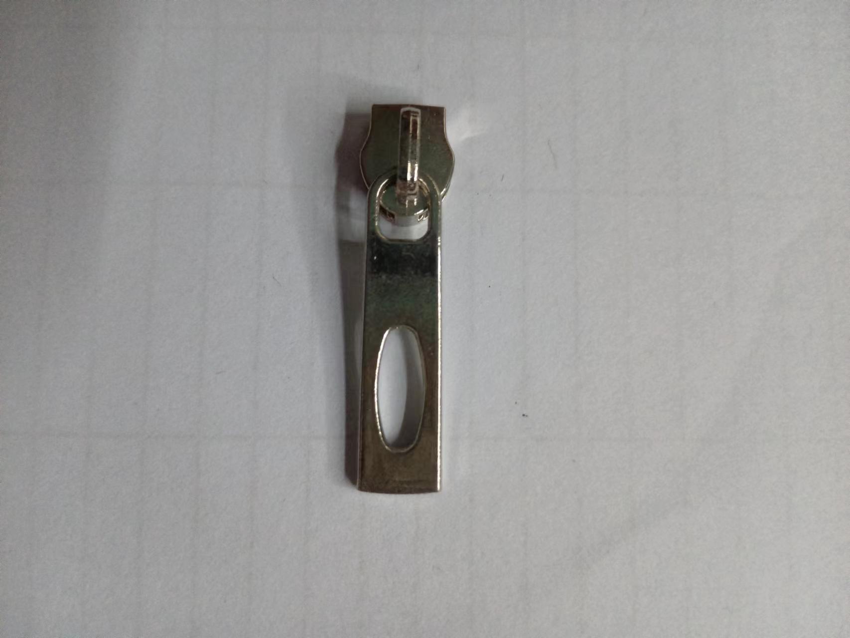 Zipper 4 factory wholesale luggage and tent zipper pulls, metal color zinc alloy, can be selected as large-bottom long plate zipper pulls Specification image