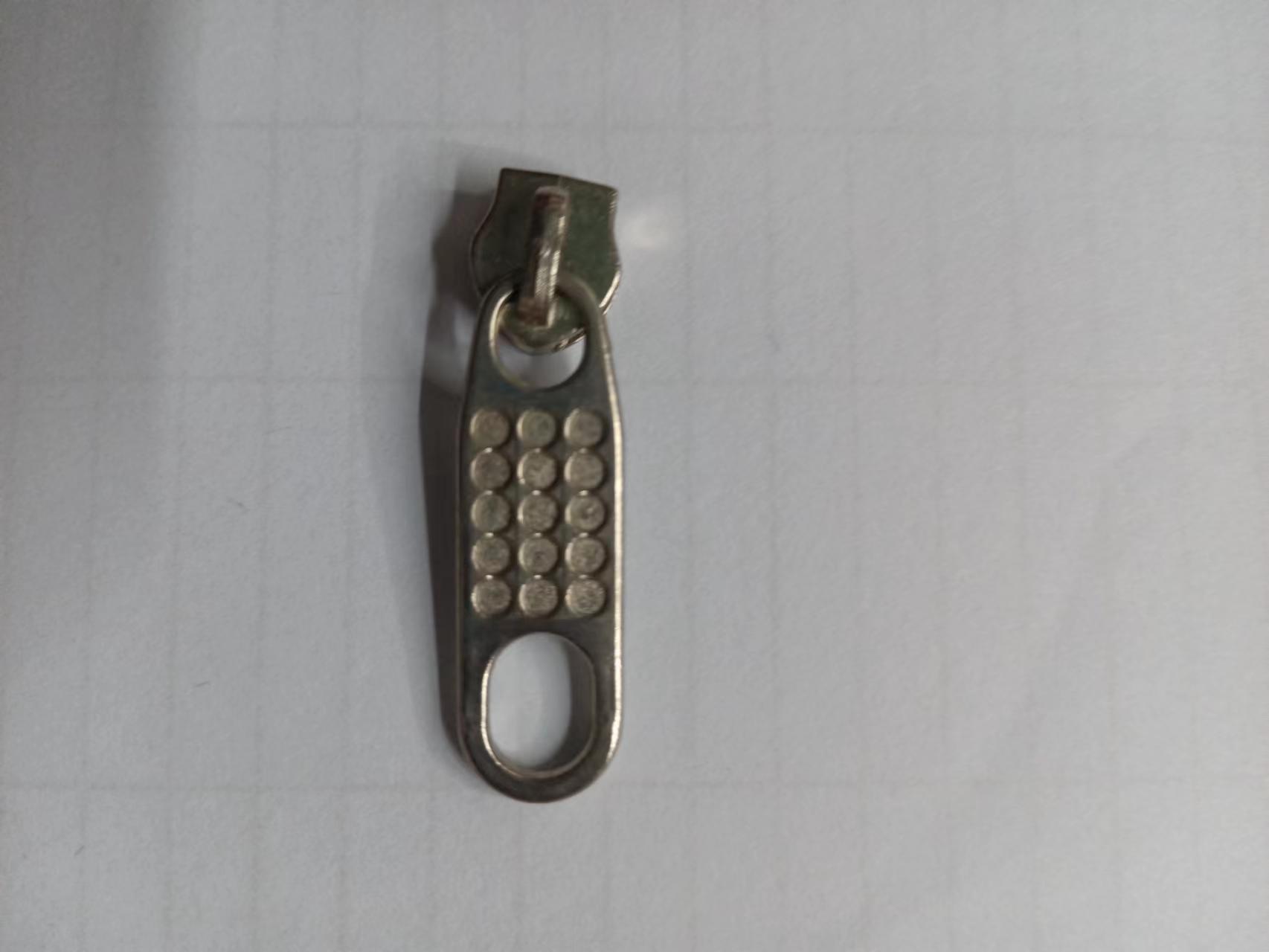 Zipper 15 factory wholesale luggage and tent zipper pulls, metal color zinc alloy, can be selected as large-bottom long plate zipper pulls details Picture