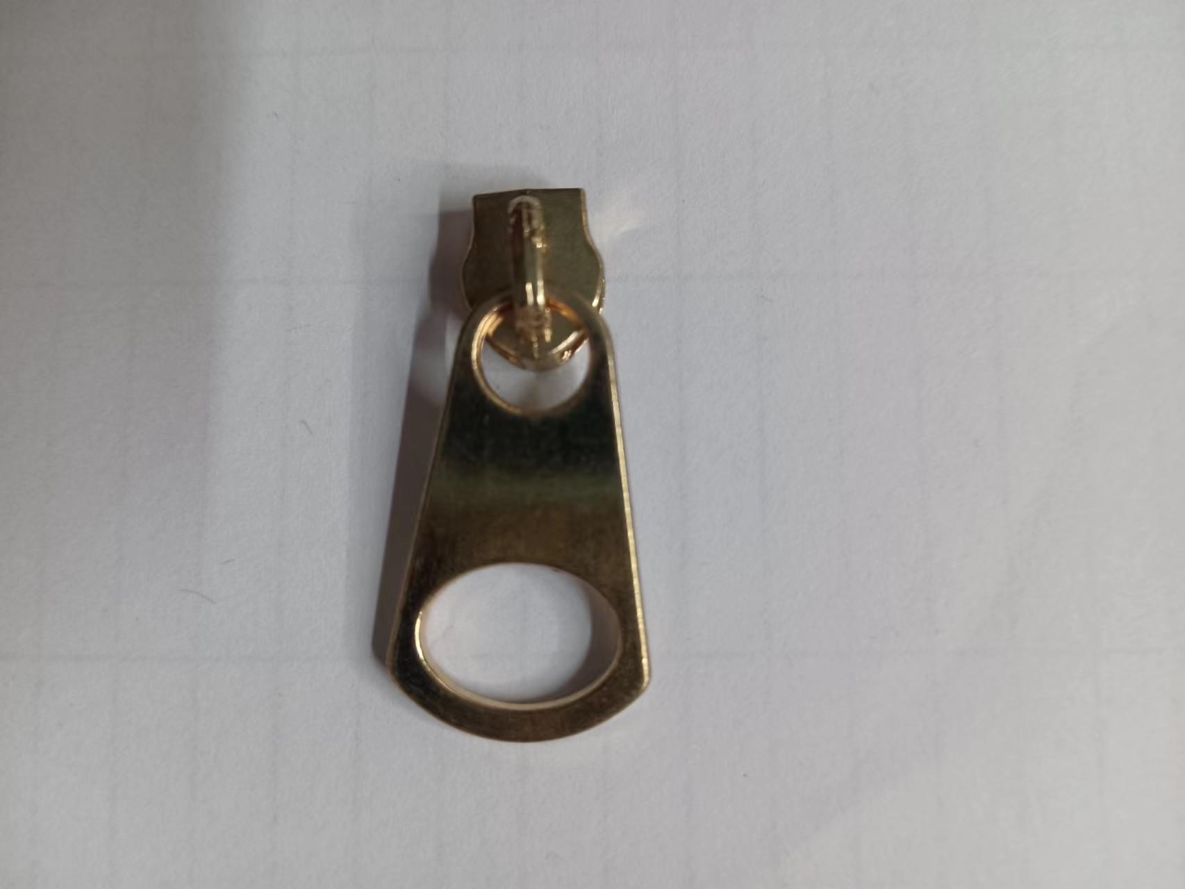 Zipper 7 factory wholesale luggage and tent zipper pulls, metal color zinc alloy, can be selected as large-bottom long plate zipper pulls Specification image