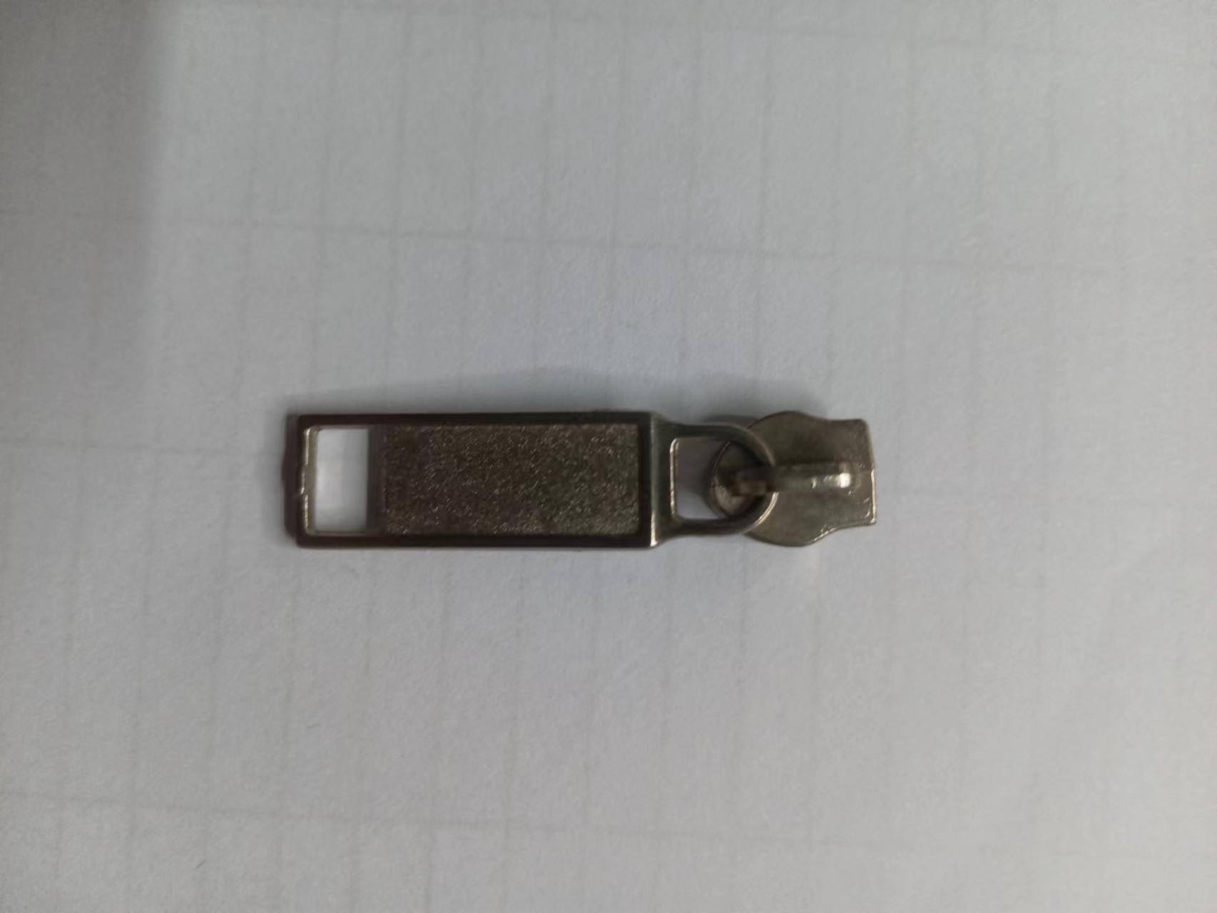 Zipper 14 factory wholesale luggage and tent zipper pulls, metal color zinc alloy, can be selected as large-bottom long plate zipper pulls