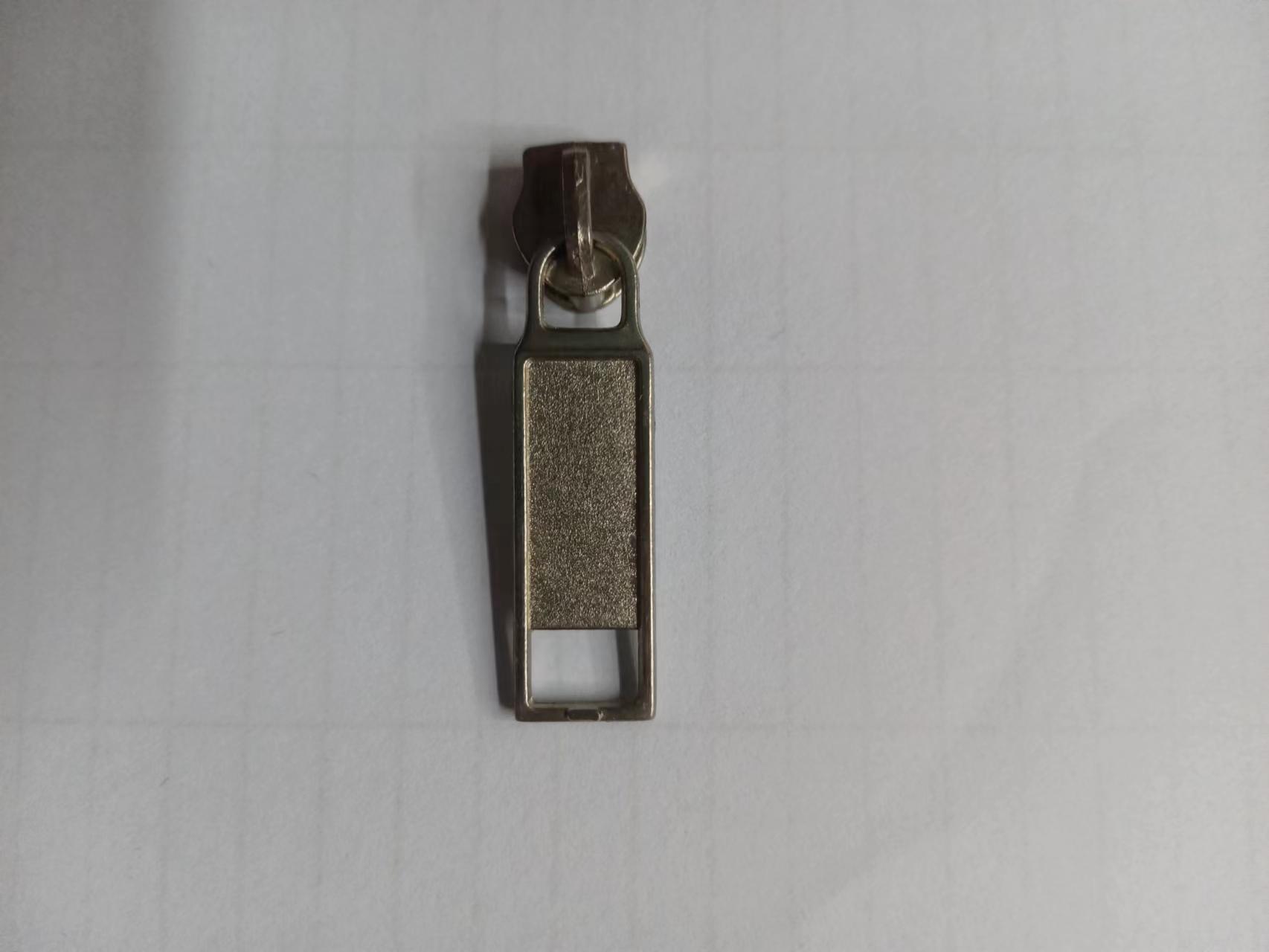 Zipper 6 factory wholesale luggage and tent zipper pulls, metal color zinc alloy, can be selected as large-bottom long plate zipper pulls Item Picture
