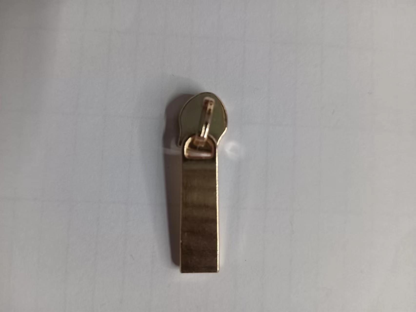 Zipper 6 factory wholesale luggage and tent zipper pulls, metal color zinc alloy, can be selected as large-bottom long plate zipper pulls Specification image