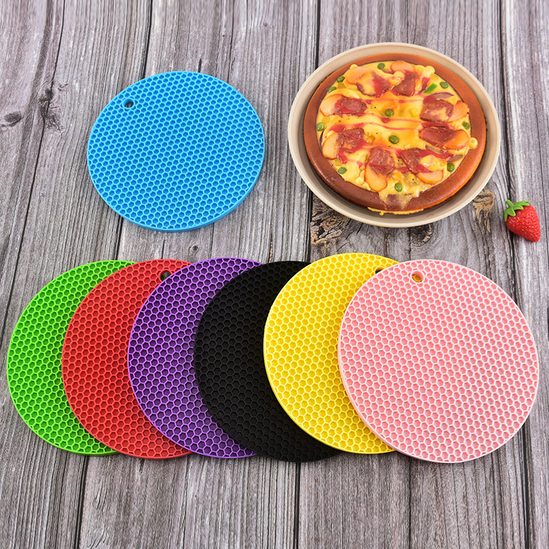 Round honeycomb placemat
