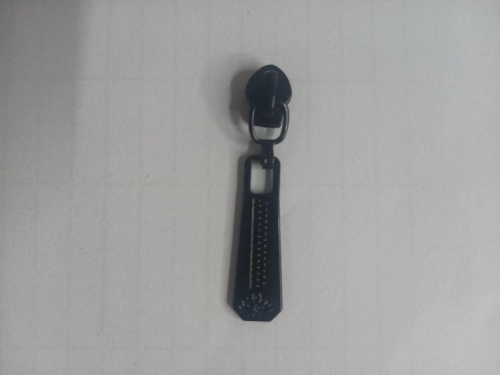 Zipper 28 factory wholesale luggage and tent zipper pulls, metal color zinc alloy, can be selected as large-bottom long plate zipper pulls