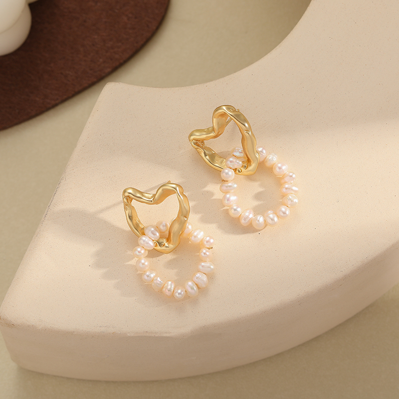 Korean Light Luxury Hand Woven Pearl Heart Fashion Hundred Earrings Stud Feather Butterfly Jewelry details Picture