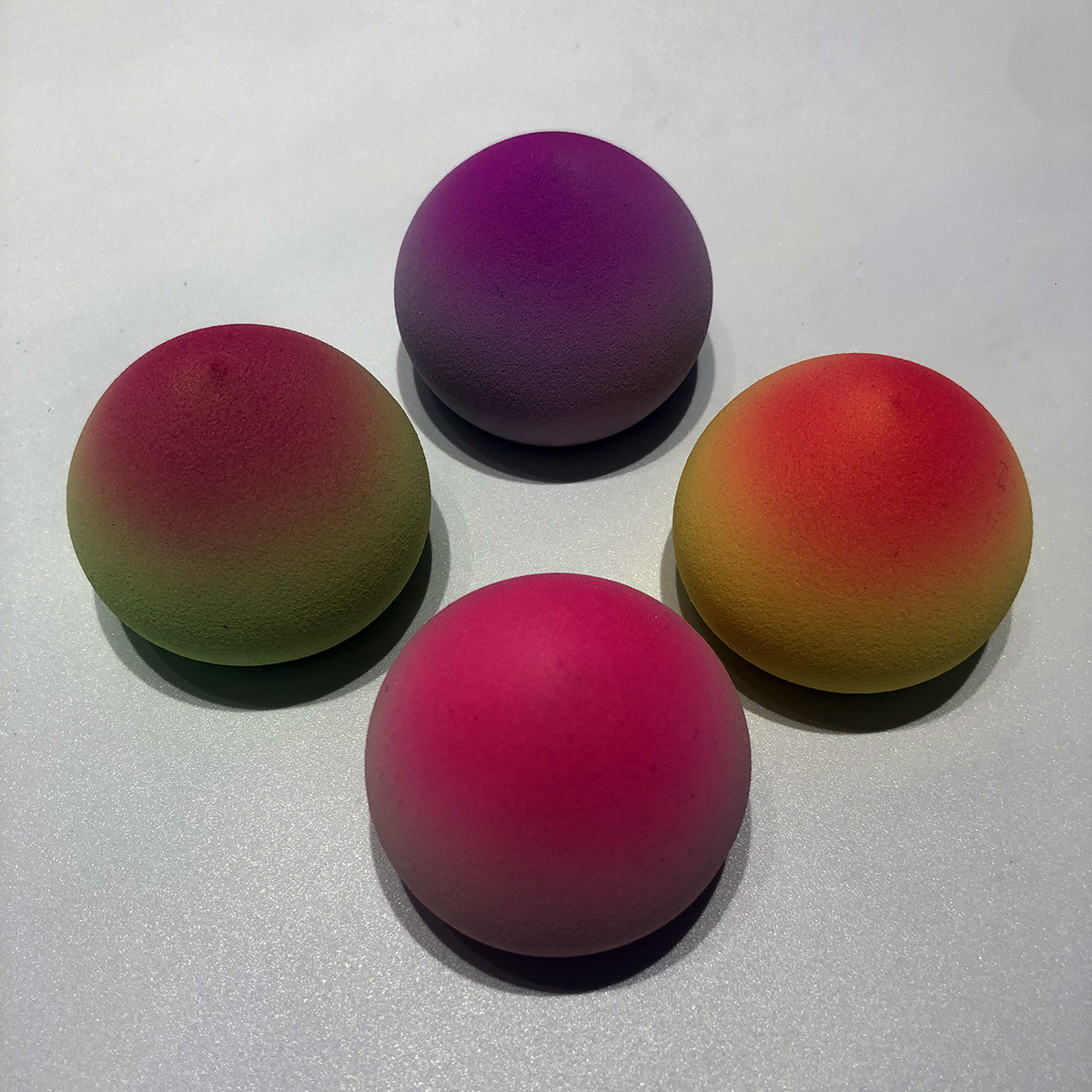 Factory direct sales of super cute ghost peach macaron beauty eggs. The appearance level is super amazing Specification image