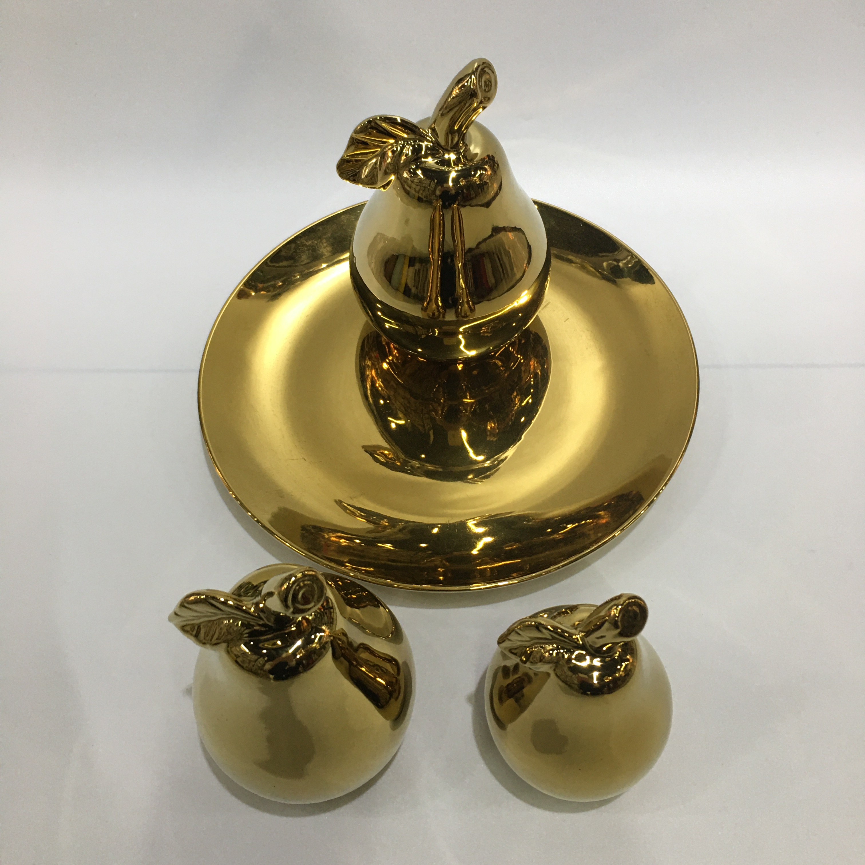 2025chinagoods Ceramic handicrafts Hotel and home four-piece set of decorative items, modern and simple office creative decorative items, TV cabinet decorative items Item Picture