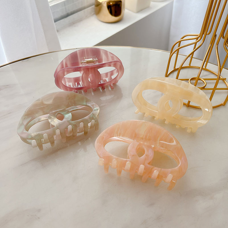 Large acetate plate hair clip hollow hair grab temperament back of the head hair clip hair clip children shark clip headgear thumbnail