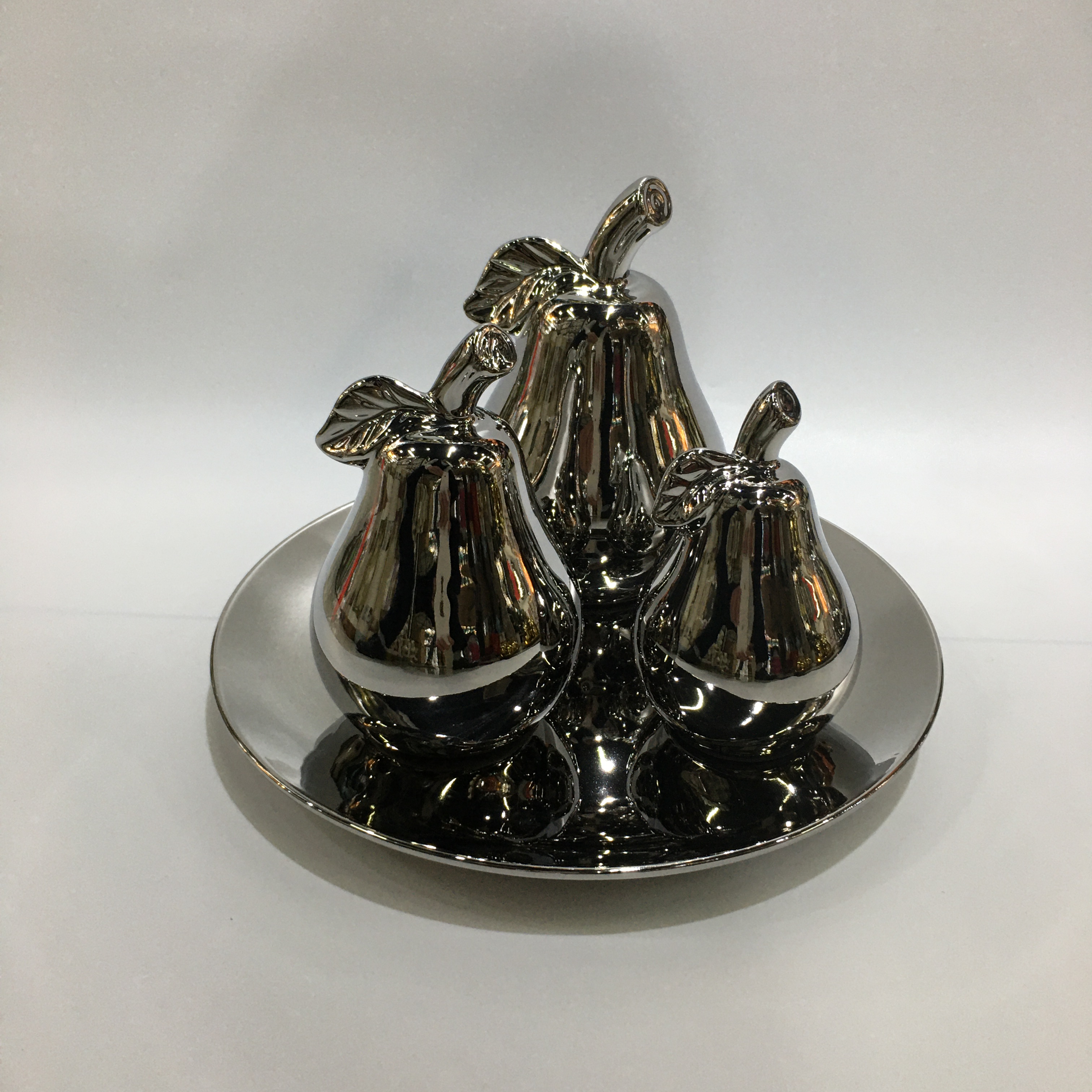 2025chinagoods Ceramic handicrafts Hotel Home four-piece set Pure silver decorative items Modern and simple Office creative decorative items display TV cabinet Application Scenario
