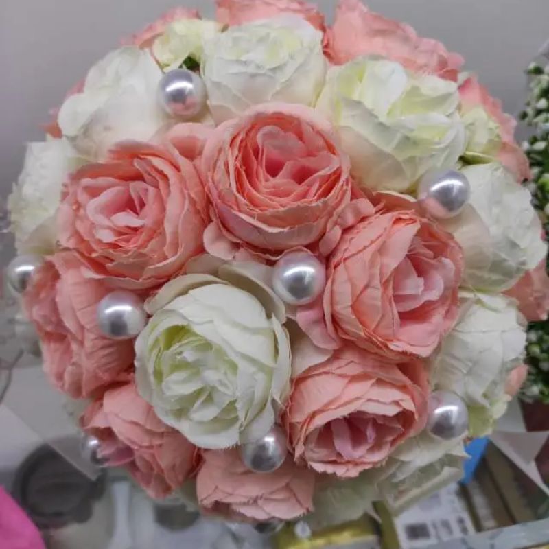 Factory direct sales of Korean-style hand-held bouquets, fabric flowers, artificial flowers, wedding hand-held bouquets, only Love Application Scenario