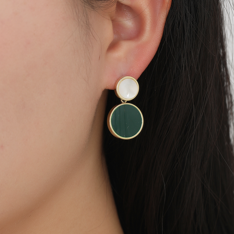 Korean Fashion Simple With Emerald Temperament White Contrast Earrings Butterfly Butterfly -011 Application Scenario