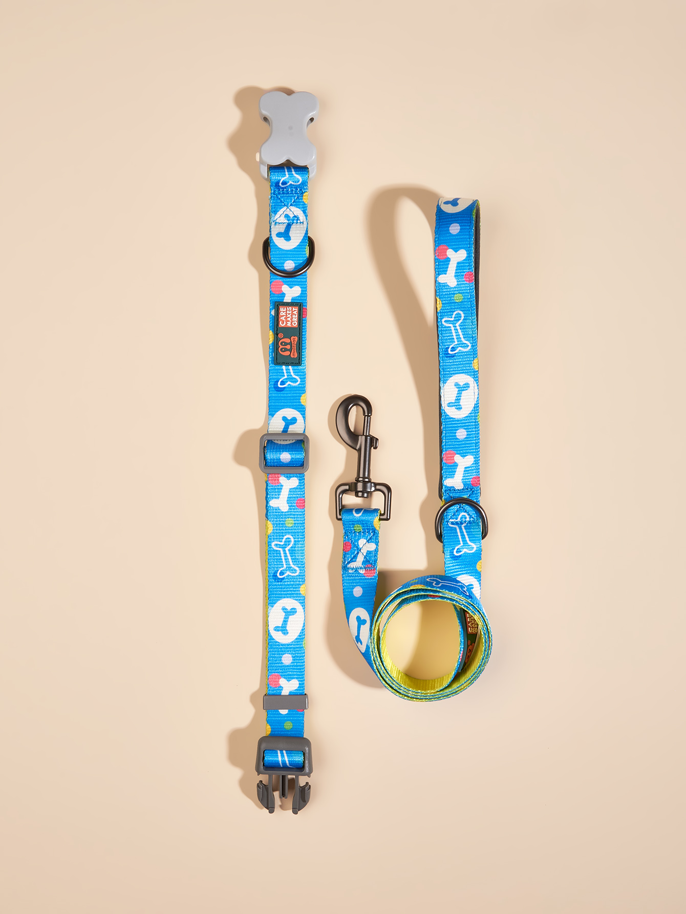 Bestseller dog leash collar set of two pieces, classic bone print large and medium-sized dog leash pic 3